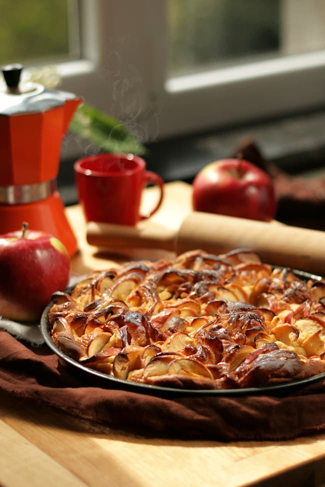 Tarte briochée aux pommes & caramel beurre salé