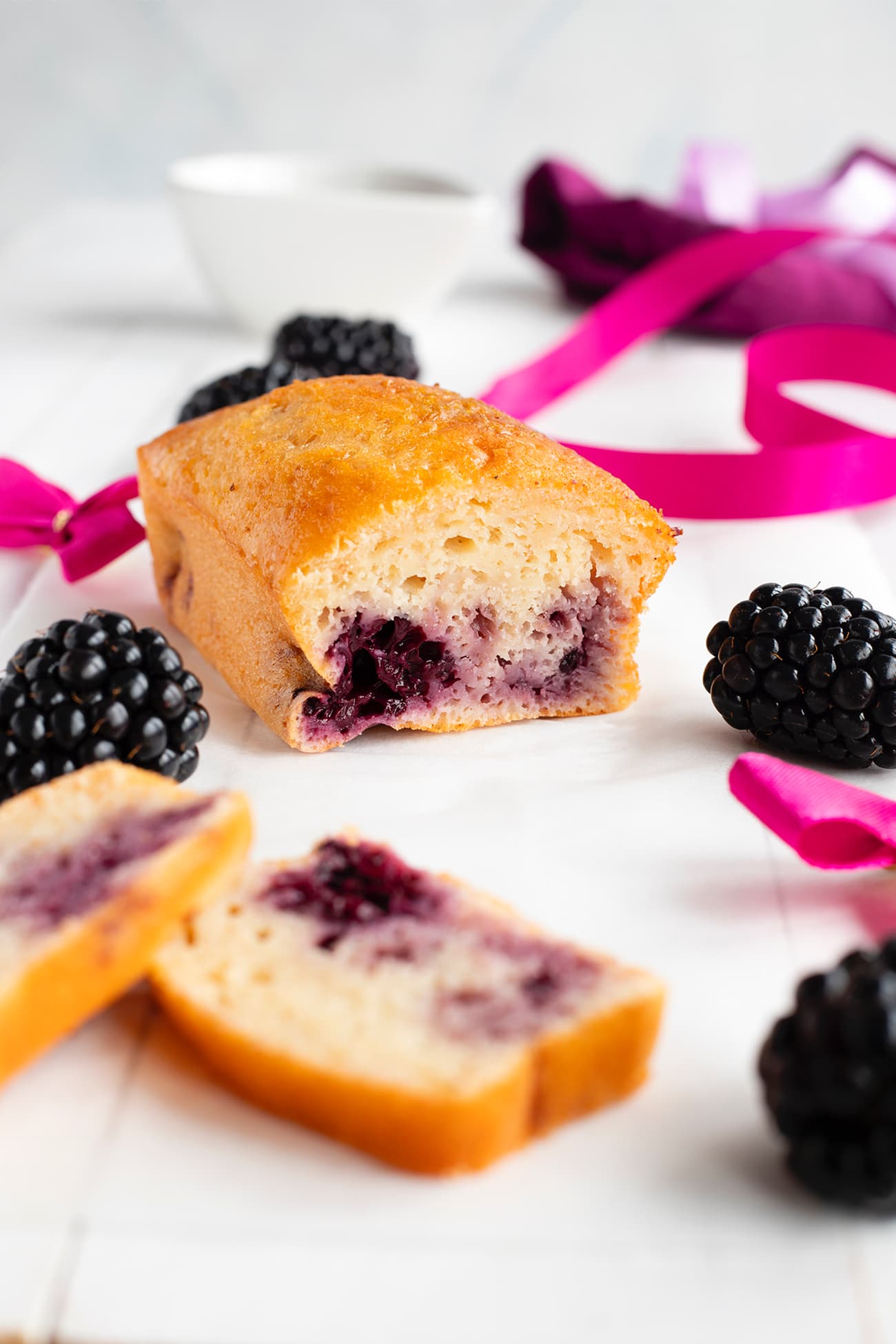 Minis cakes au yaourt et aux mûres