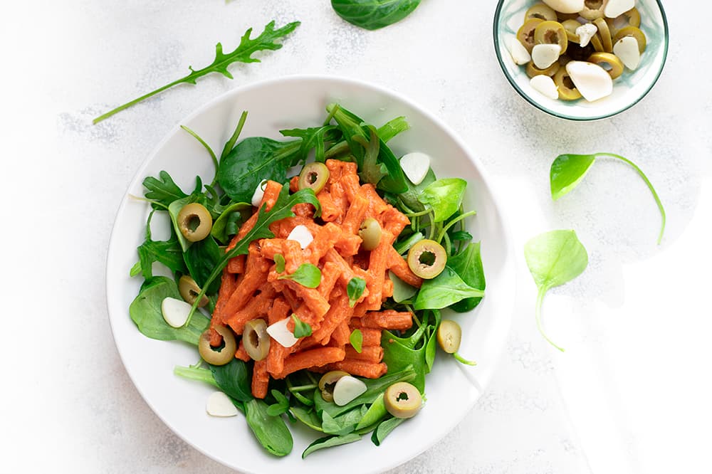 Pâtes de lentilles à la sauce tomate