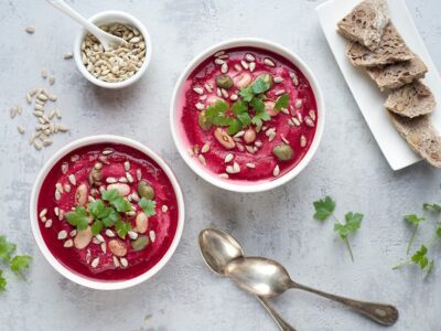 Soupe de betterave aux haricots blancs