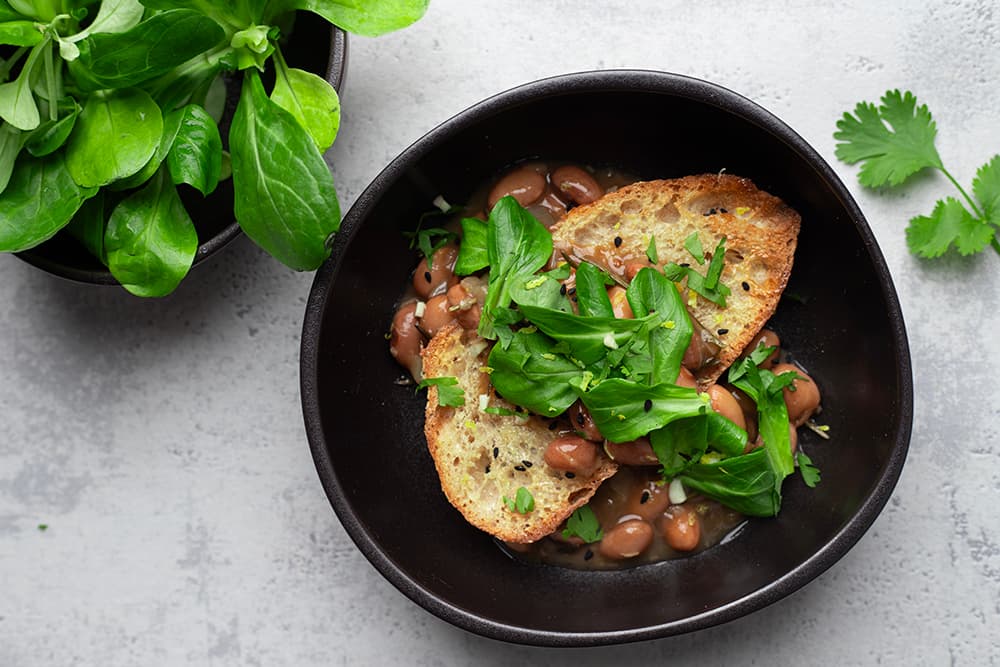 Toasts aux Borlotti braisés