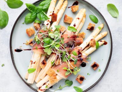 Bottes d’asperges au jambon