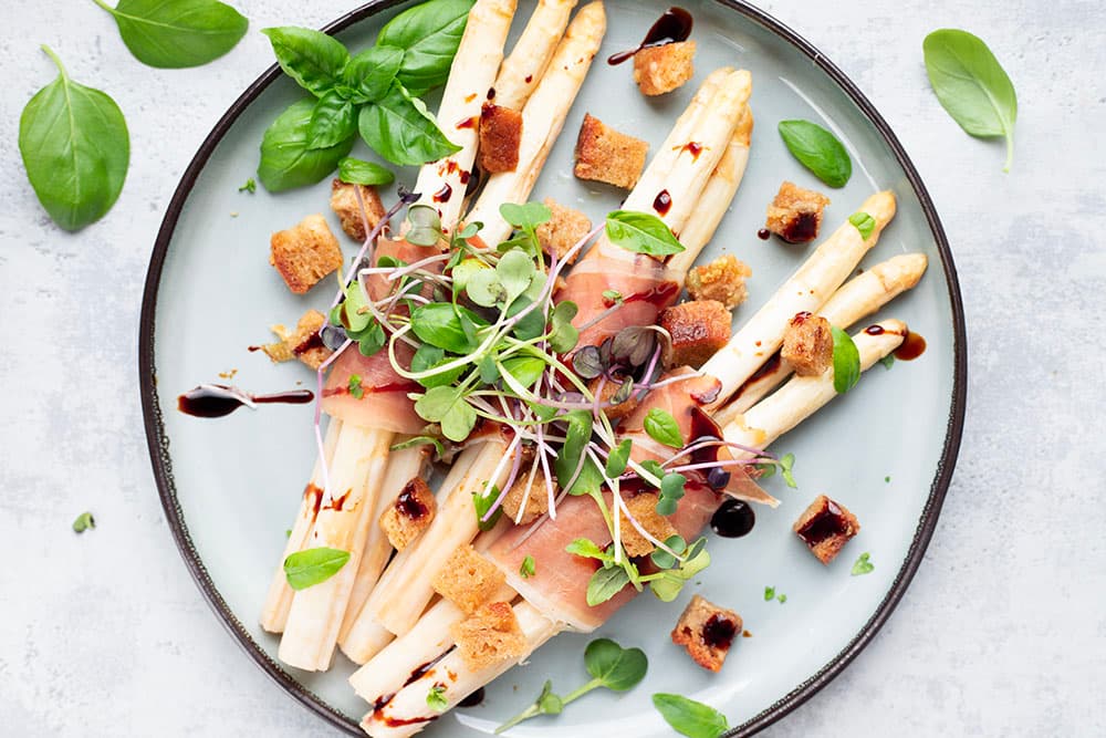 Bottes d’asperges au jambon