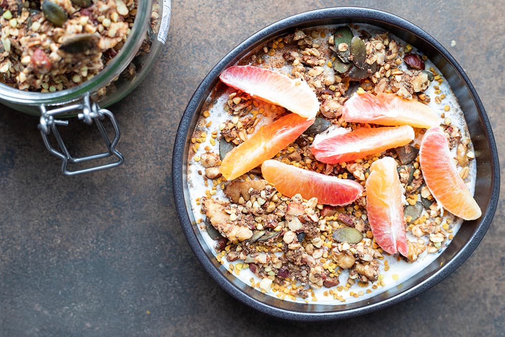 Yaourt bowl protéiné au granola