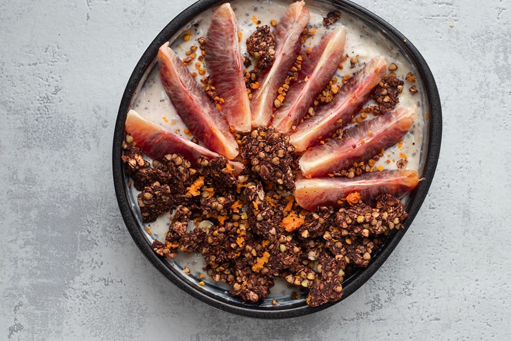 Yaourt bowl orange et granola chocolat